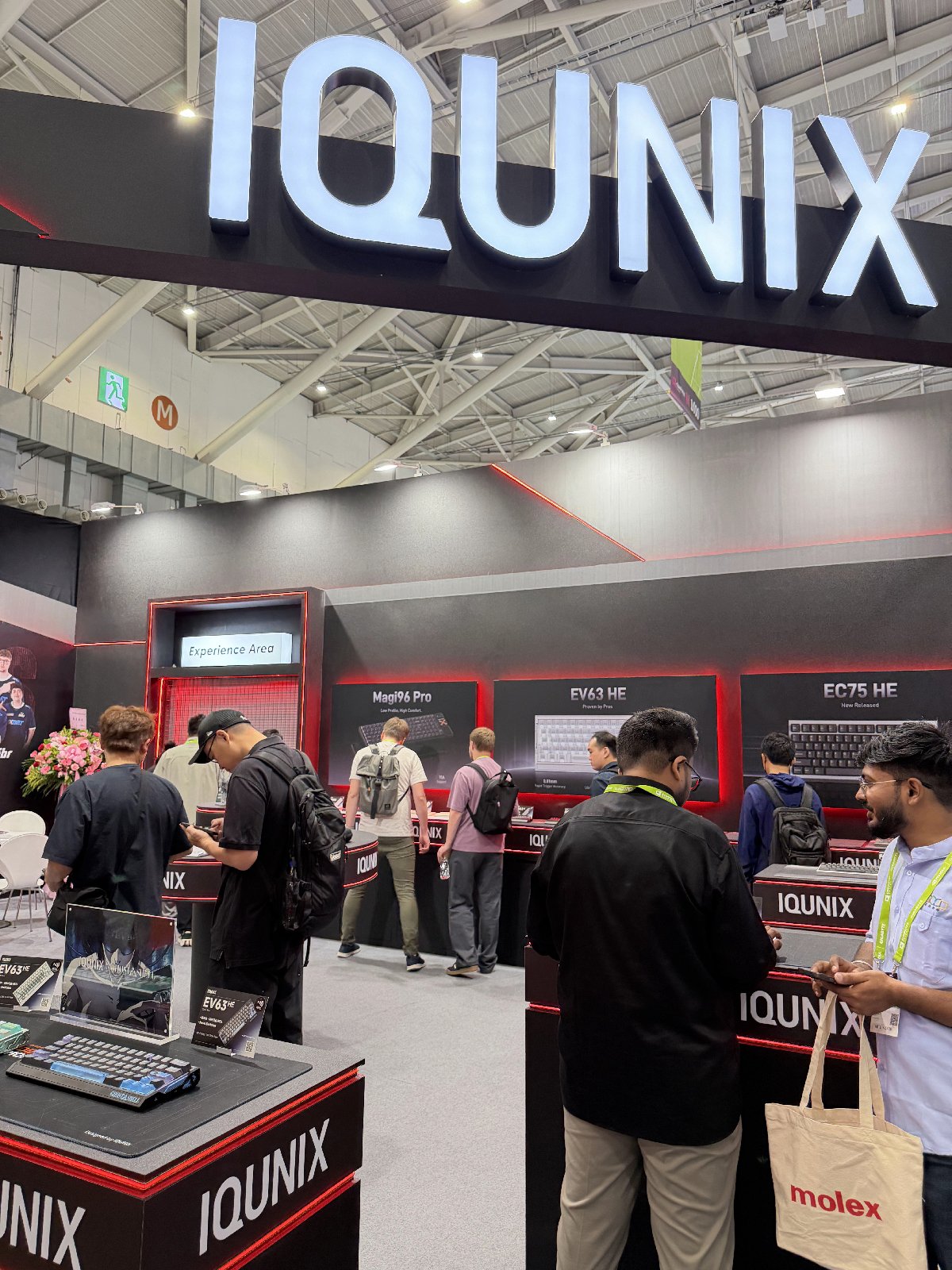 IQUNIX booth