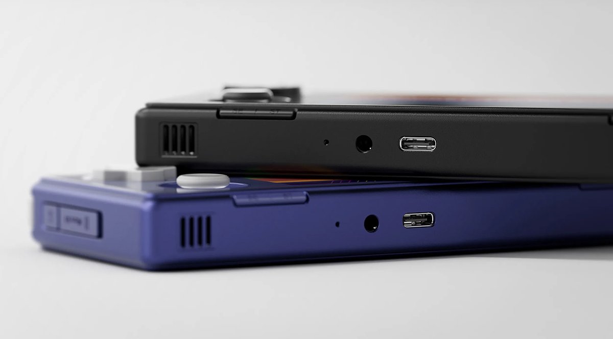 AYANEO Pocket Micro 2 black and purple review