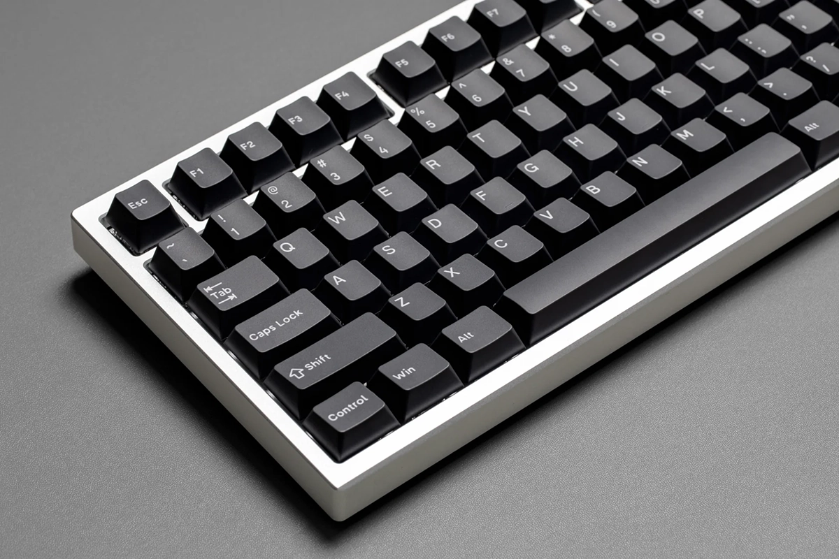 IQUNIX EC75 review